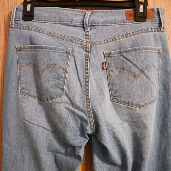 Levi's Demi Curve Jeans - Picture 4 of 5